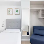 Cruces Metro Gæstehus 4*